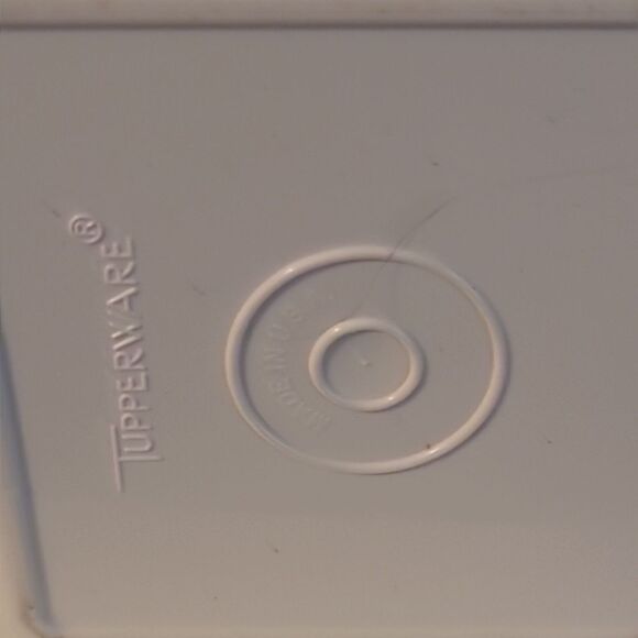 Tupperware Velveeta Keeper - Picture 12 of 12